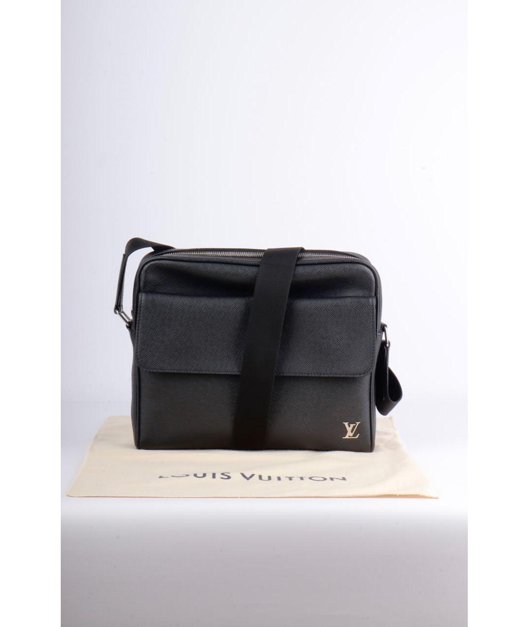 LOUIS VUITTON Черная кожаная барсетка, фото 3