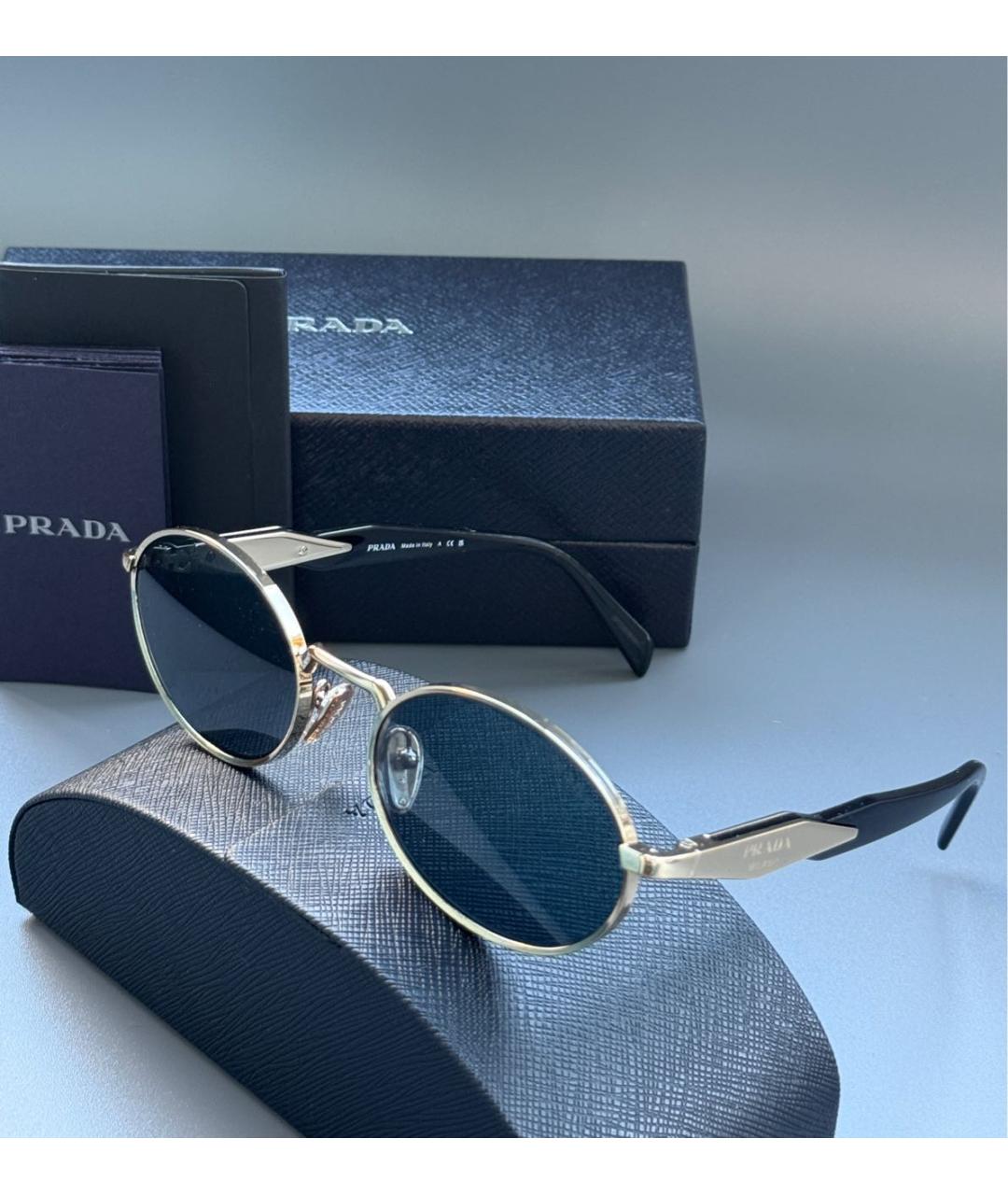 PRADA Антрацитовые пластиковые солнцезащитные очки, фото 2