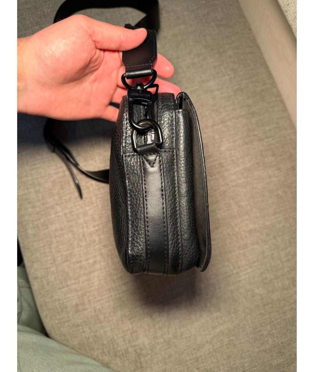 LOUIS VUITTON Черная кожаная сумка на плечо, фото 7