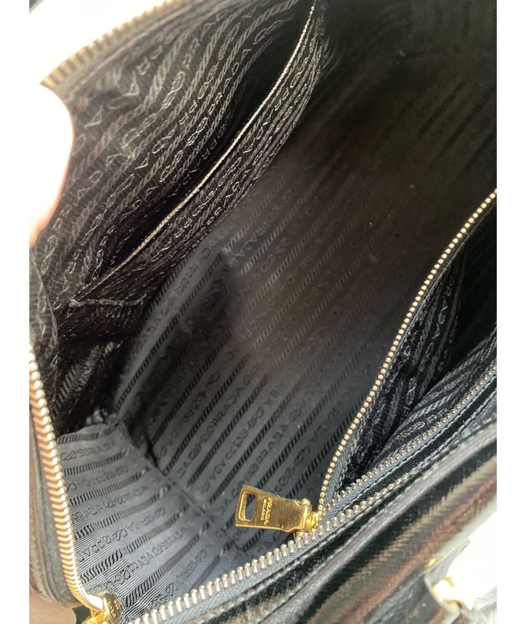 PRADA Черная сумка с короткими ручками из лакированной кожи, фото 4