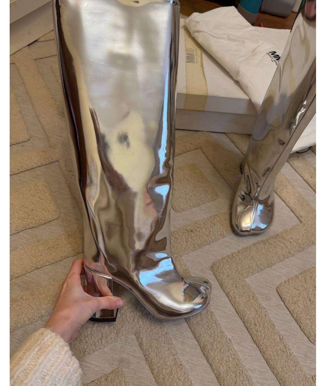 MAISON MARGIELA Серебряные сапоги из лакированной кожи, фото 3