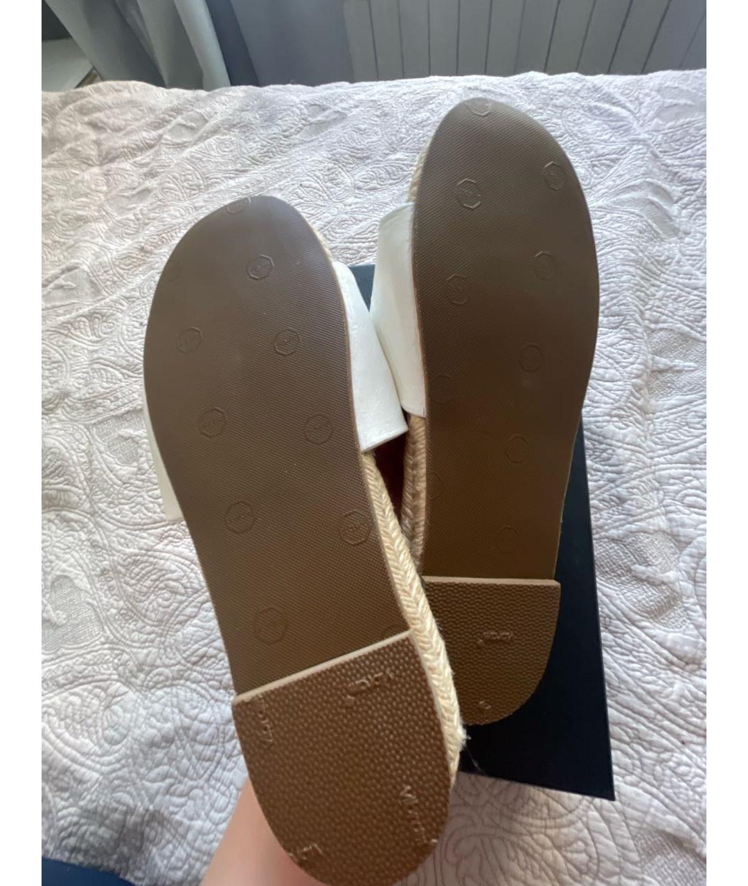 CHANEL Белые кожаные шлепанцы, фото 5