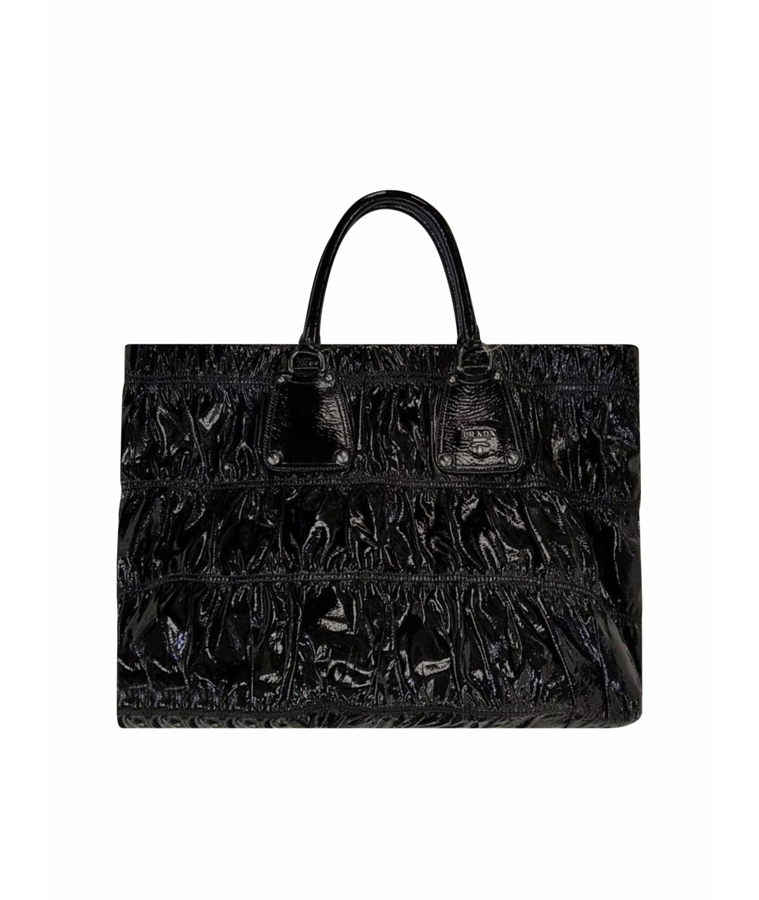 PRADA Черная сумка с короткими ручками из лакированной кожи, фото 1