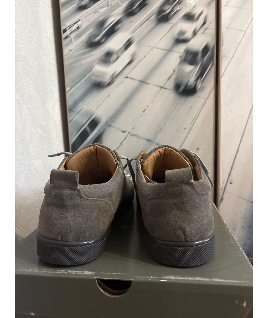 CHRISTIAN LOUBOUTIN Серые замшевые низкие кроссовки / кеды, фото 4