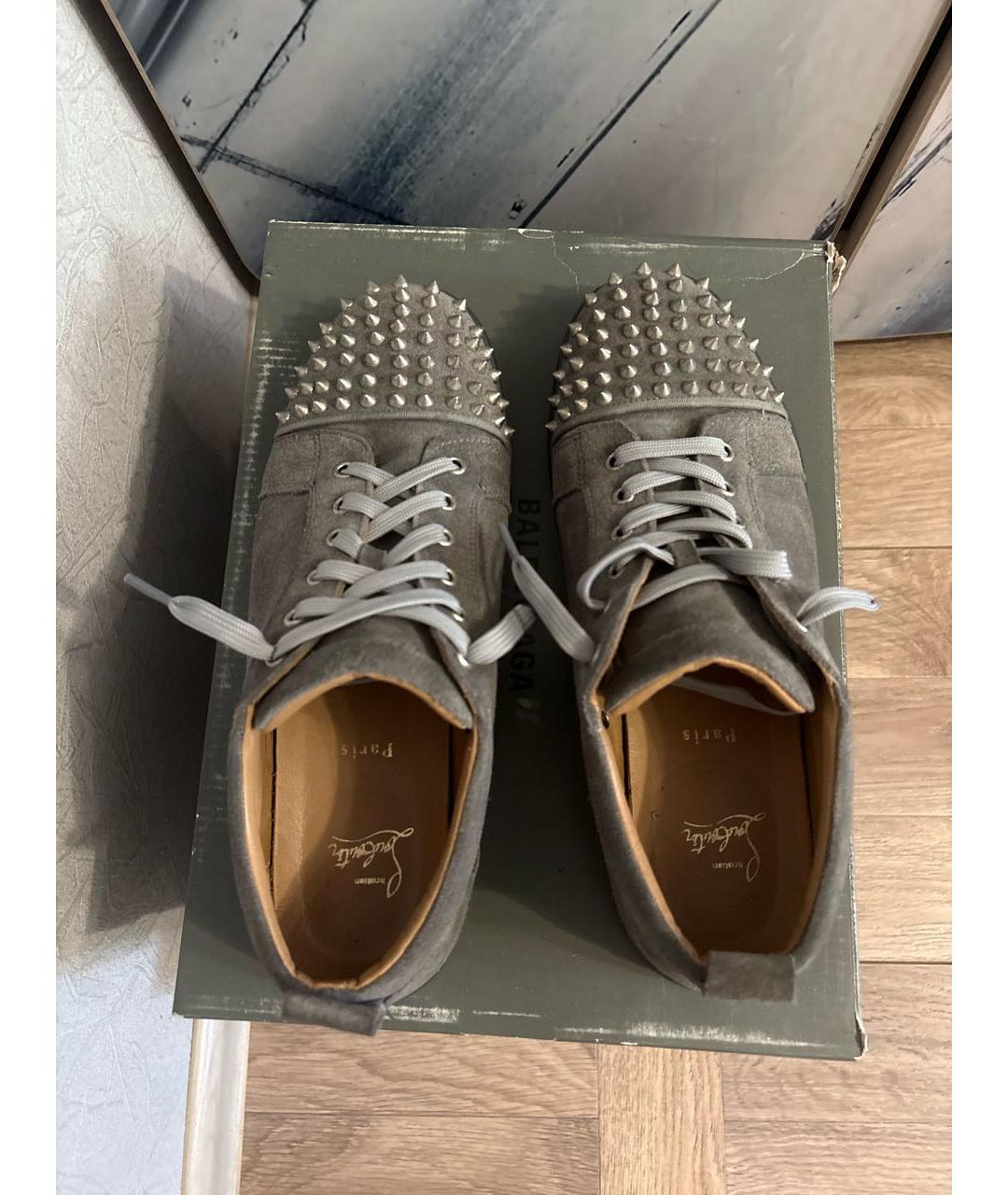 CHRISTIAN LOUBOUTIN Серые замшевые низкие кроссовки / кеды, фото 3