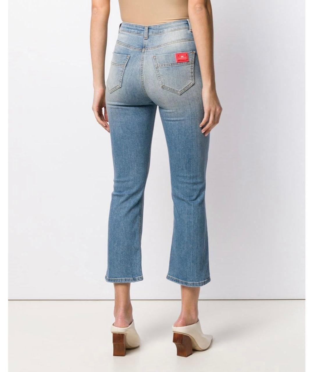 ELISABETTA FRANCHI Голубые хлопко-эластановые джинсы клеш, фото 7