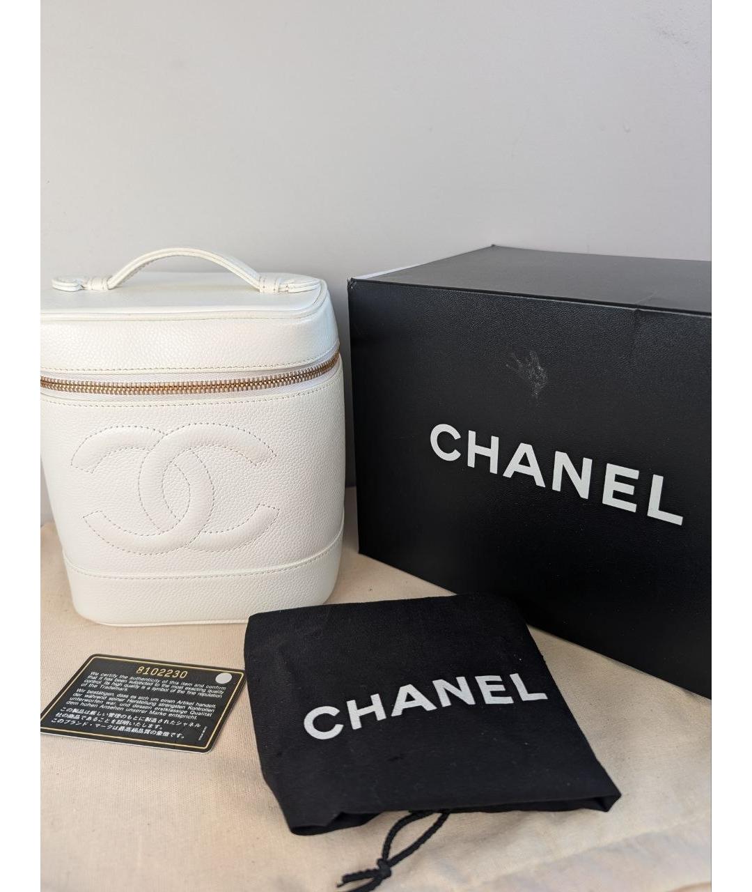 CHANEL Белая кожаная сумка с короткими ручками, фото 2