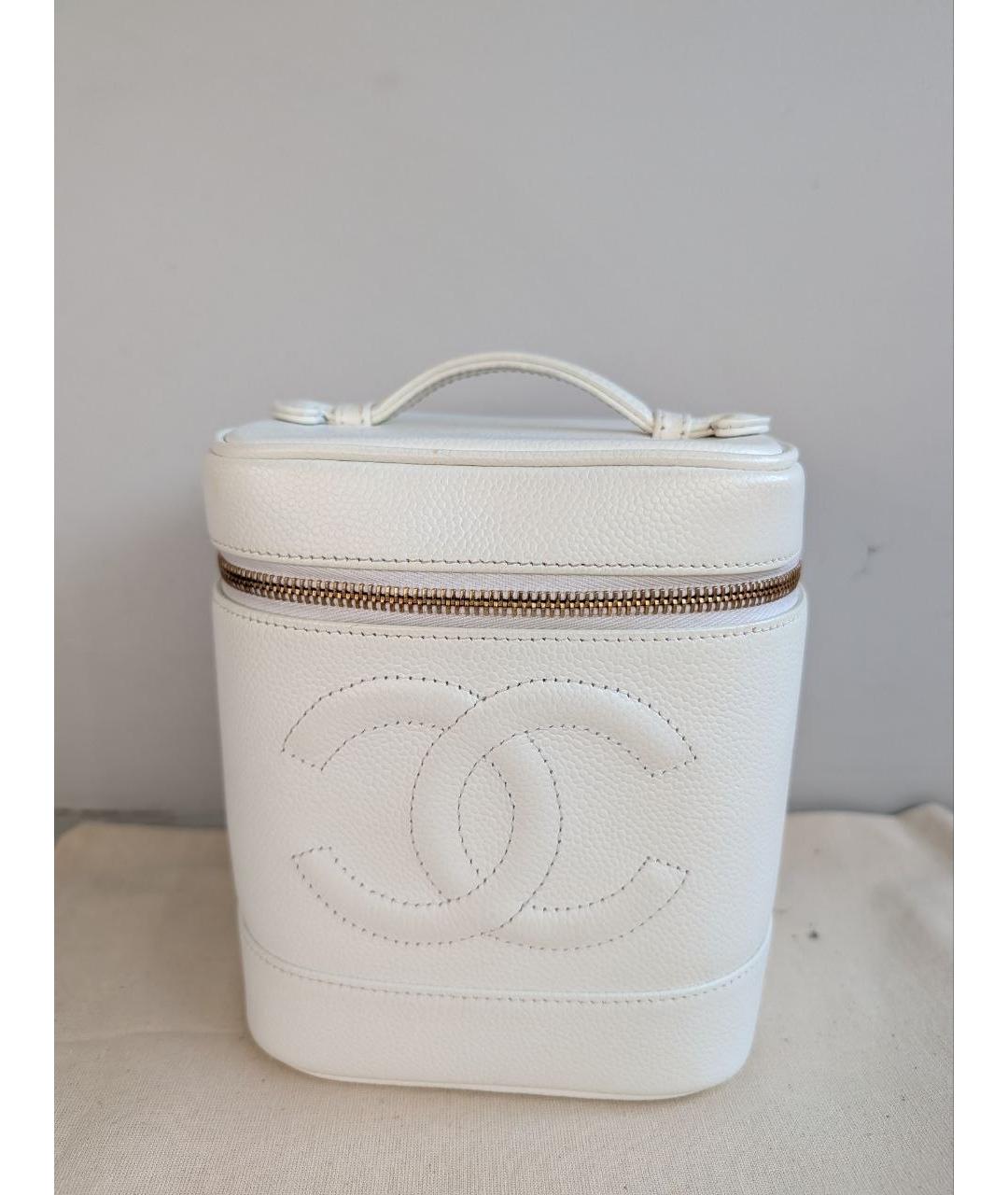 CHANEL Белая кожаная сумка с короткими ручками, фото 6