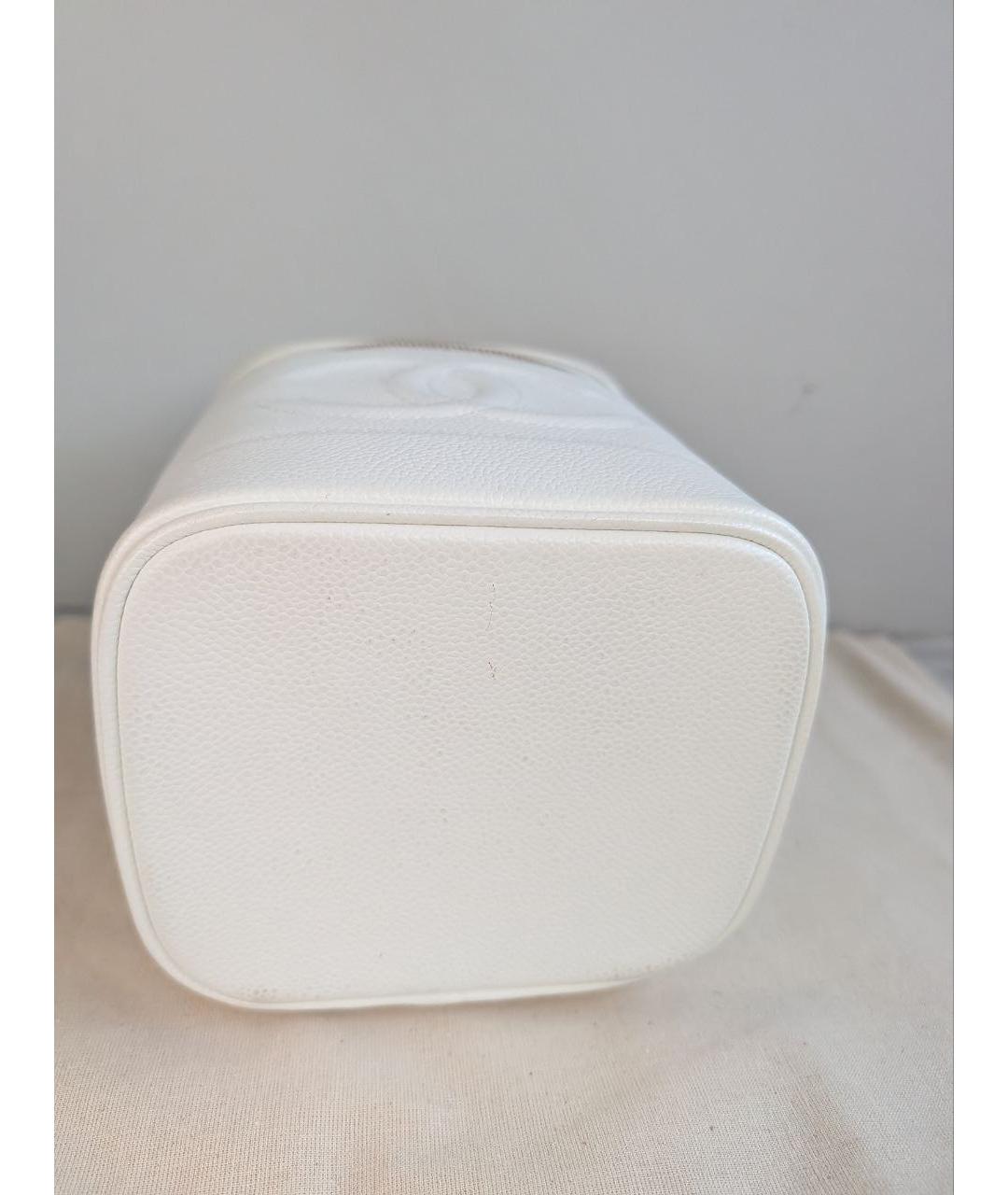 CHANEL Белая кожаная сумка с короткими ручками, фото 7