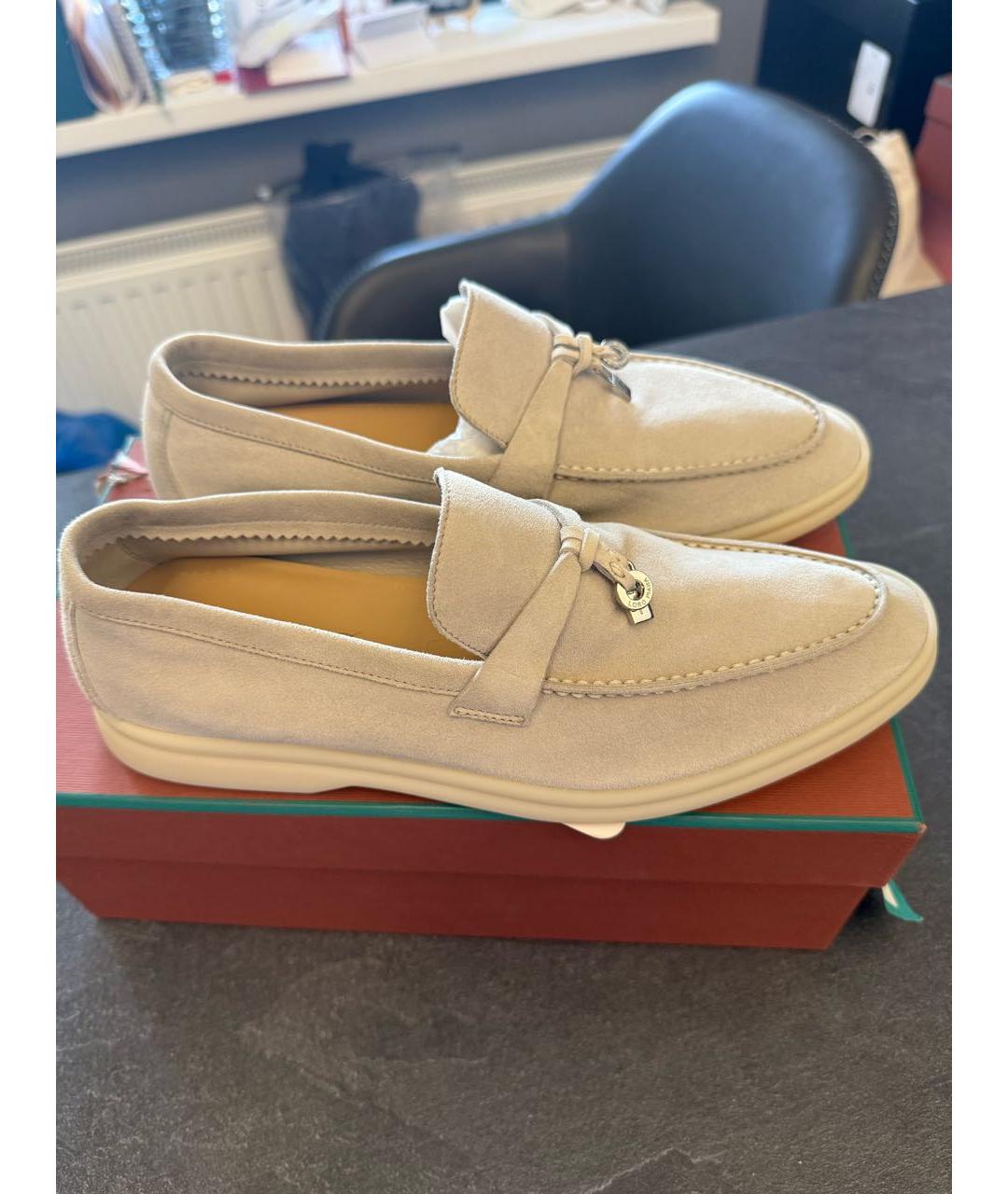 LORO PIANA Бежевые замшевые лоферы, фото 9