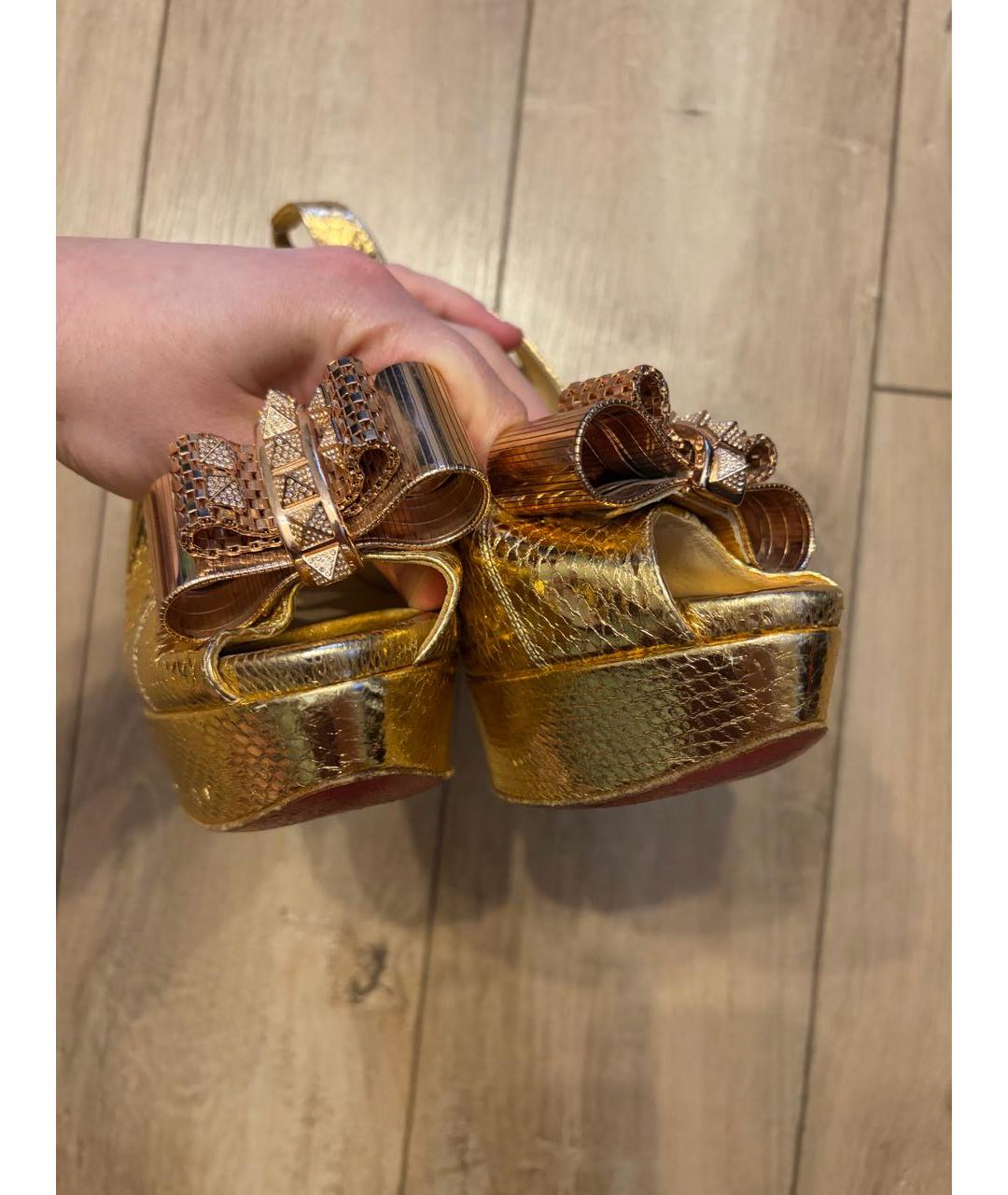 CHRISTIAN LOUBOUTIN Золотые туфли, фото 5