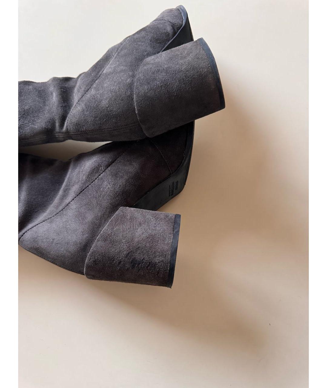 STUART WEITZMAN Антрацитовые замшевые ботфорты, фото 3