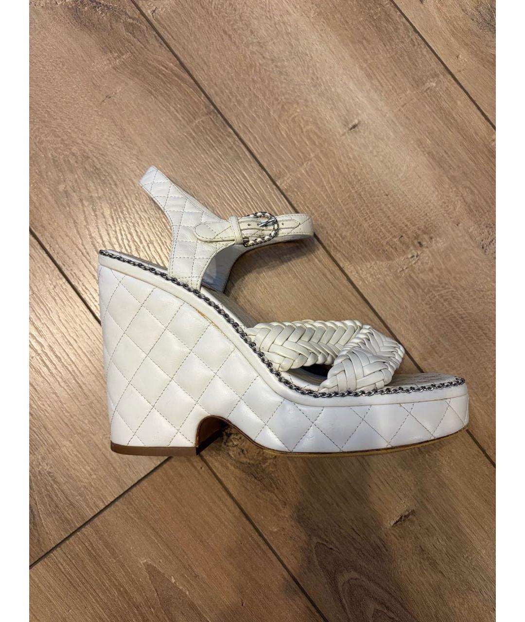 CHANEL Белые кожаные босоножки, фото 5