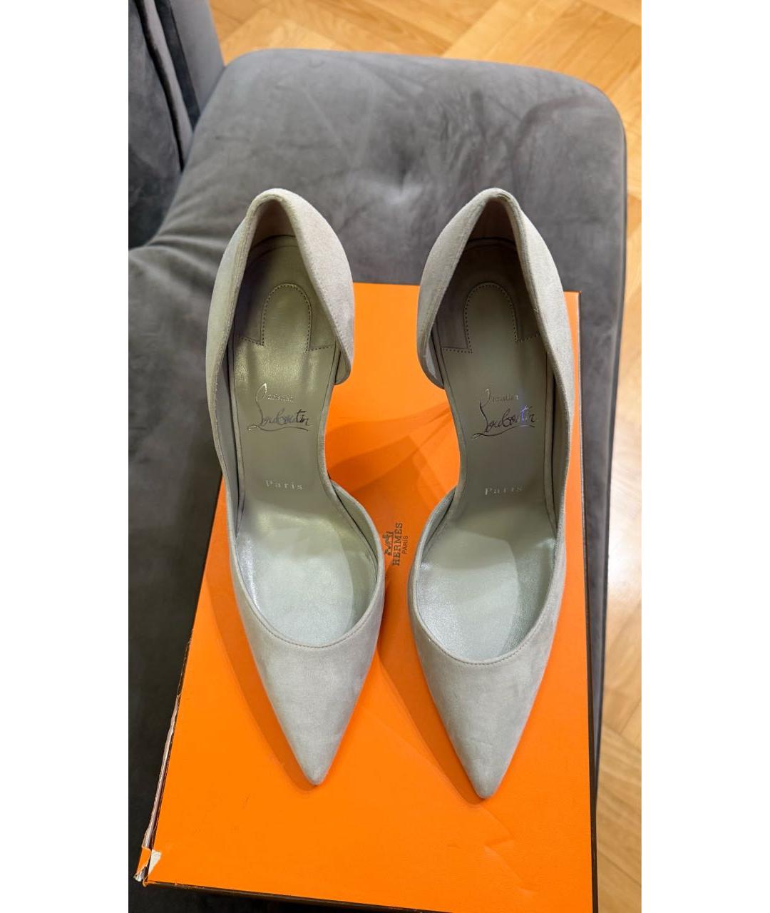 CHRISTIAN LOUBOUTIN Серые замшевые туфли, фото 2
