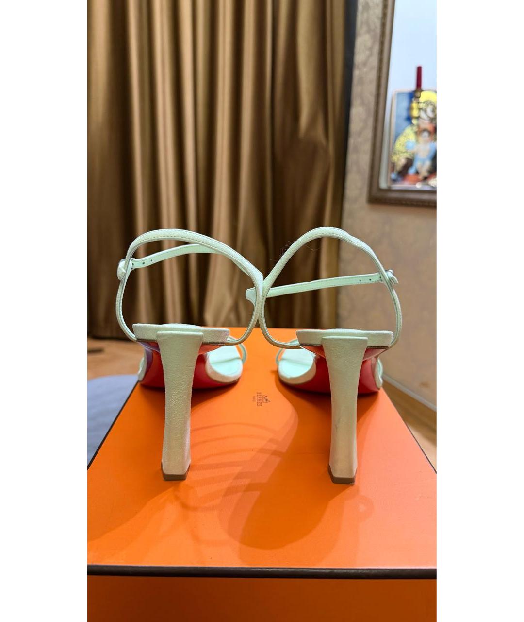 CHRISTIAN LOUBOUTIN Салатовые замшевые босоножки, фото 4