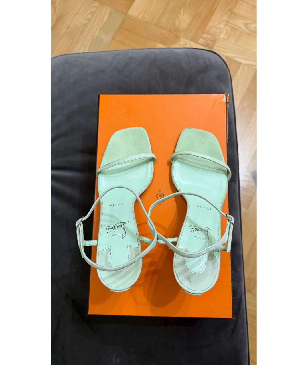 CHRISTIAN LOUBOUTIN Салатовые замшевые босоножки, фото 3