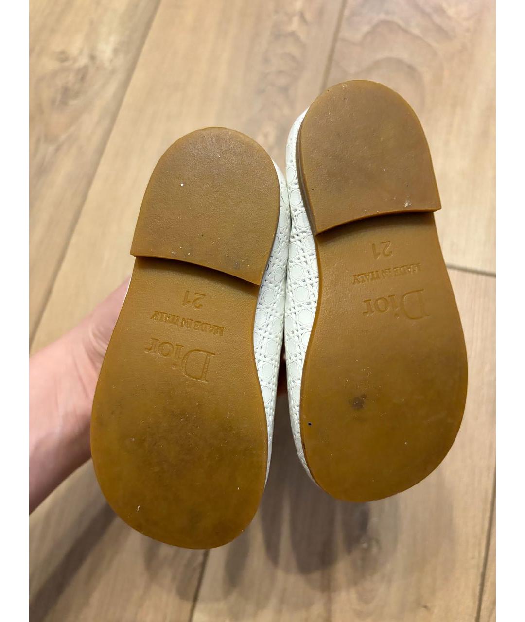 CHRISTIAN DIOR Белые кожаные балетки и туфли, фото 4