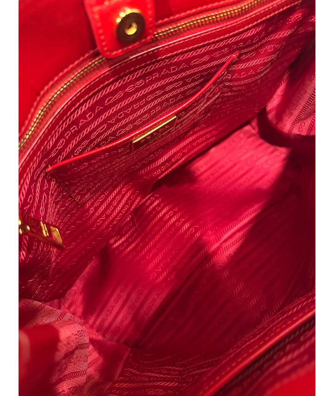 PRADA Красная сумка тоут из лакированной кожи, фото 6