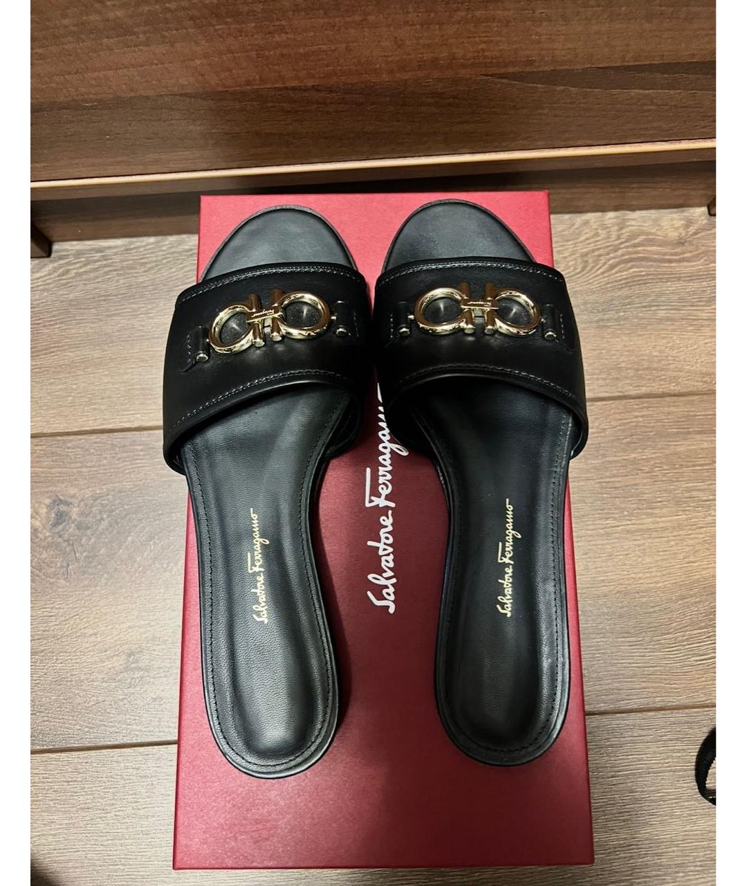 FERRAGAMO Черные кожаные шлепанцы, фото 3