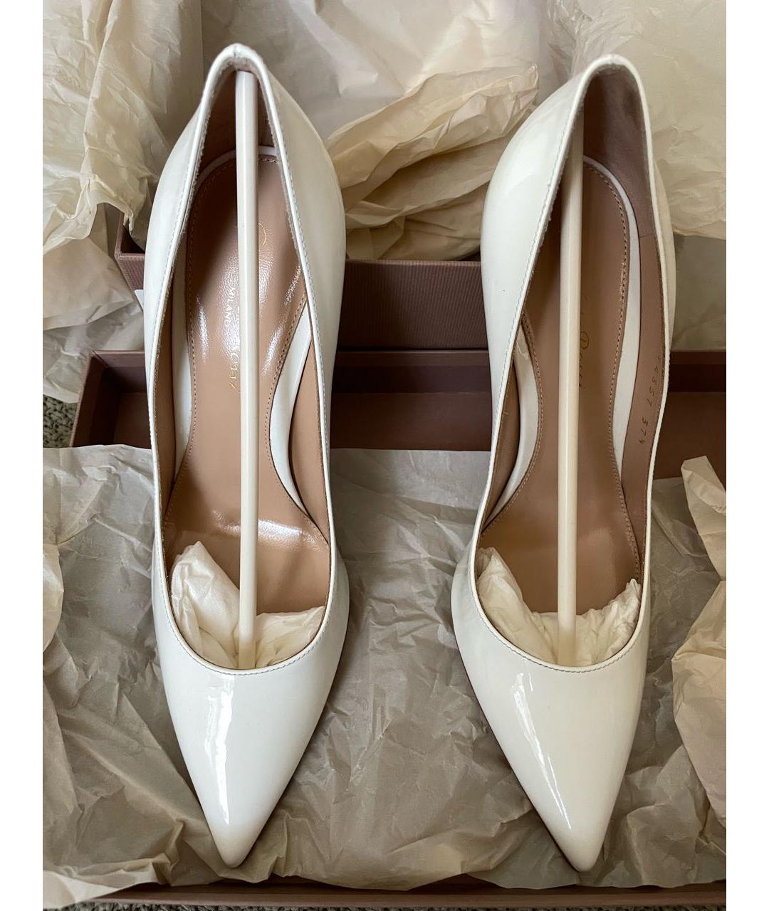 GIANVITO ROSSI Белые туфли из лакированной кожи, фото 3