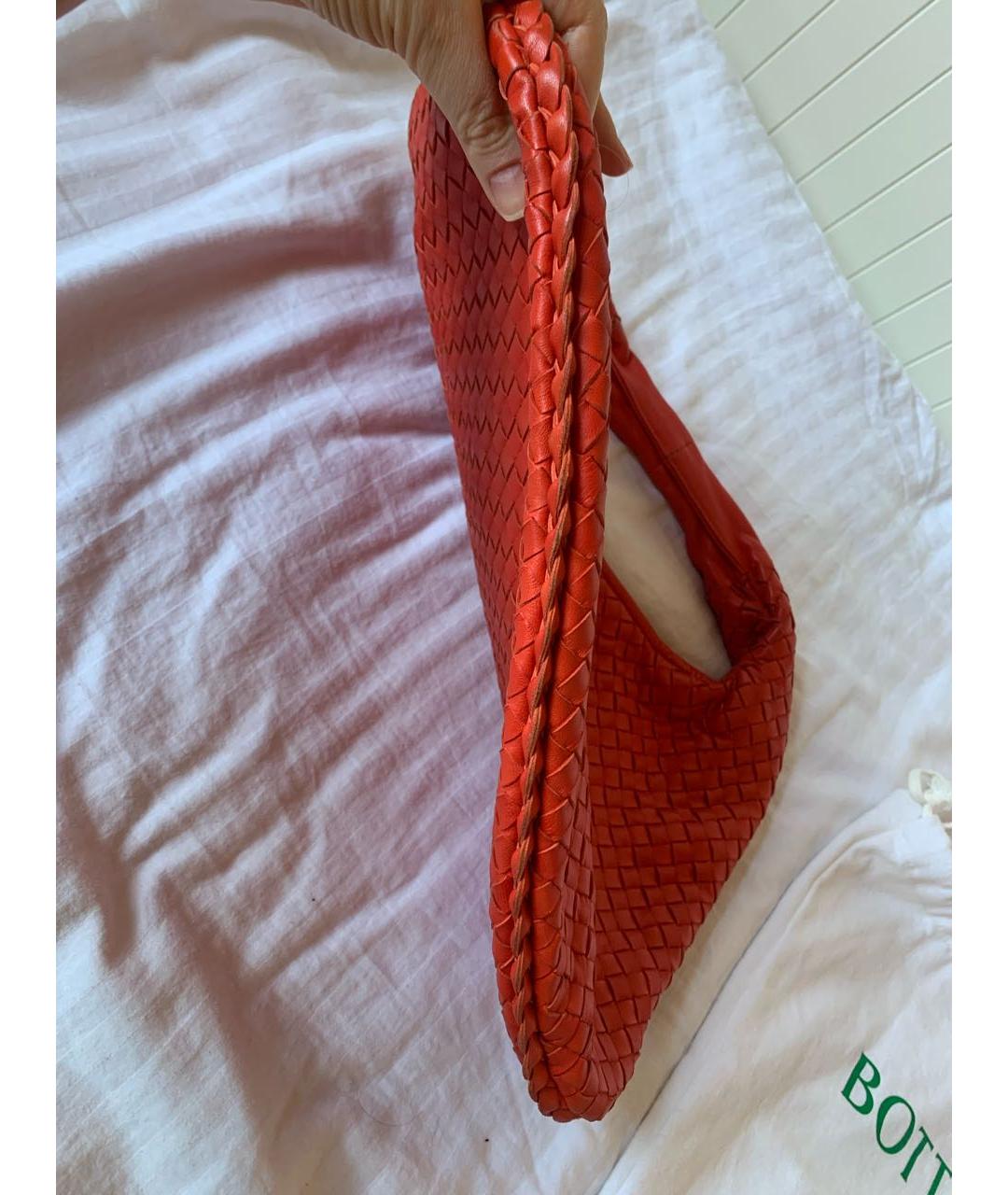 BOTTEGA VENETA Красная кожаная сумка с короткими ручками, фото 2
