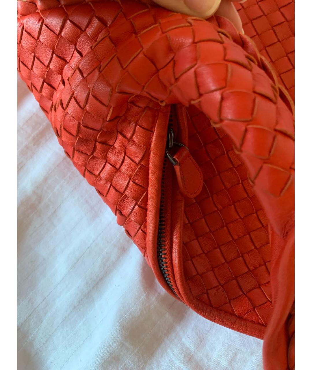 BOTTEGA VENETA Красная кожаная сумка с короткими ручками, фото 6