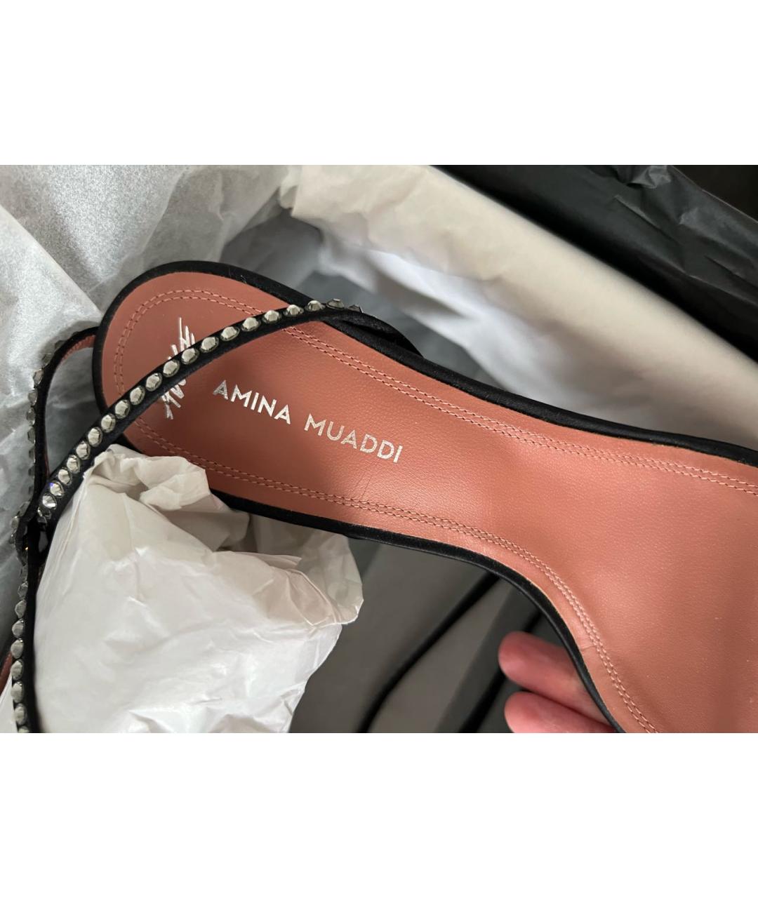 Amina Muaddi Черные текстильные босоножки, фото 2
