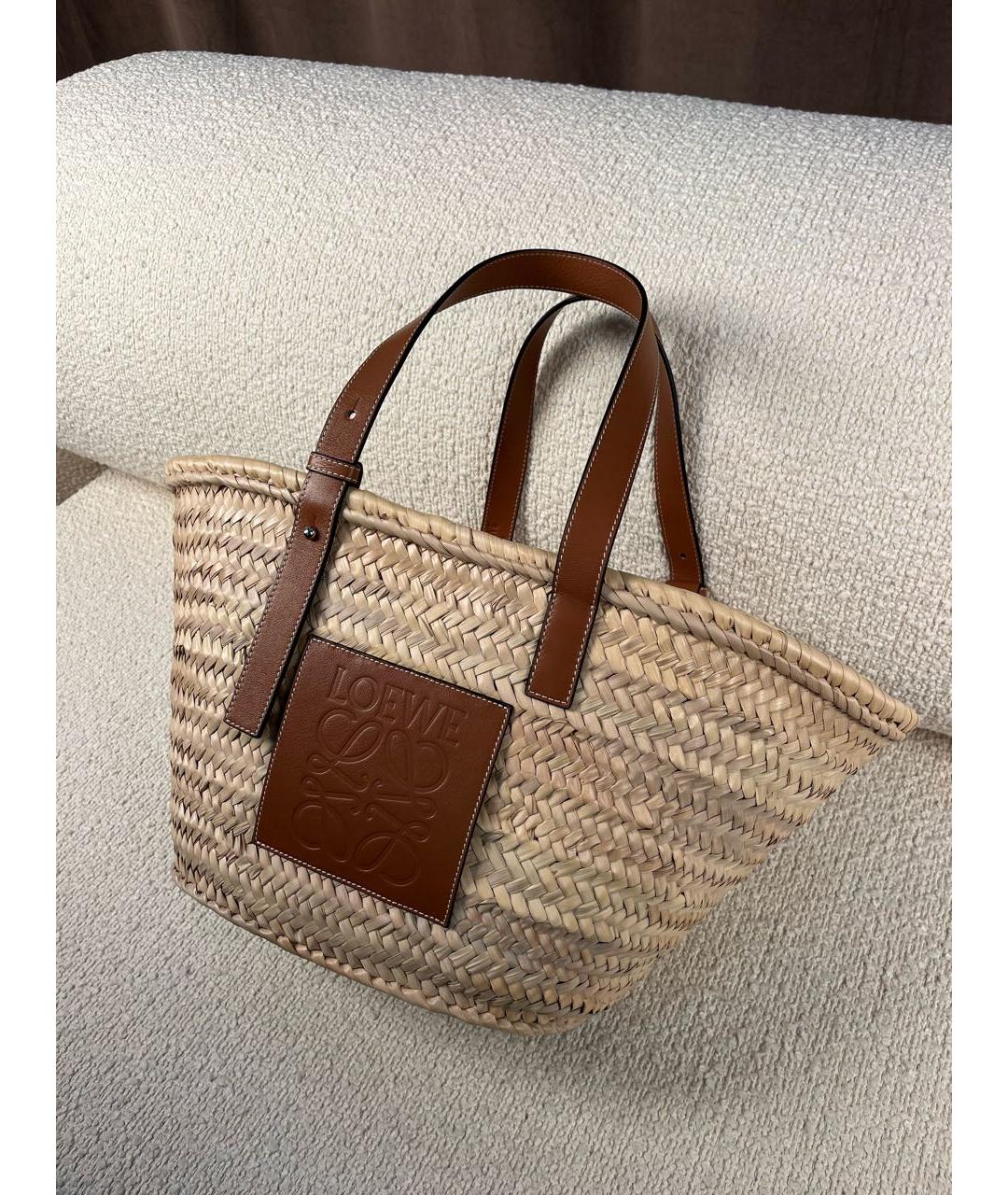 LOEWE Бежевая пелетеная сумка с короткими ручками, фото 3