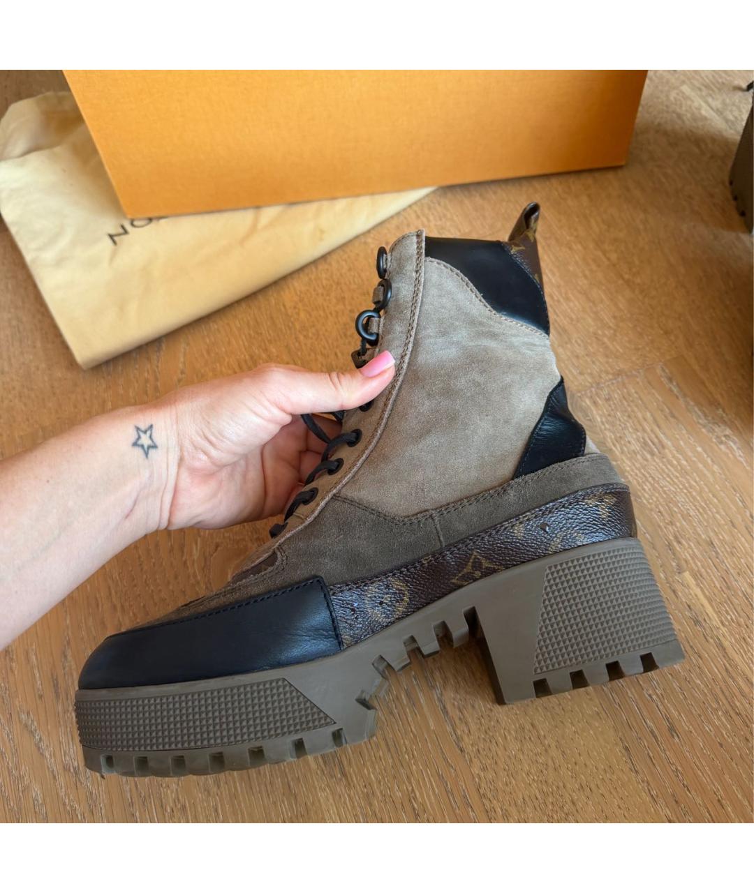 LOUIS VUITTON Бежевые замшевые ботинки, фото 2