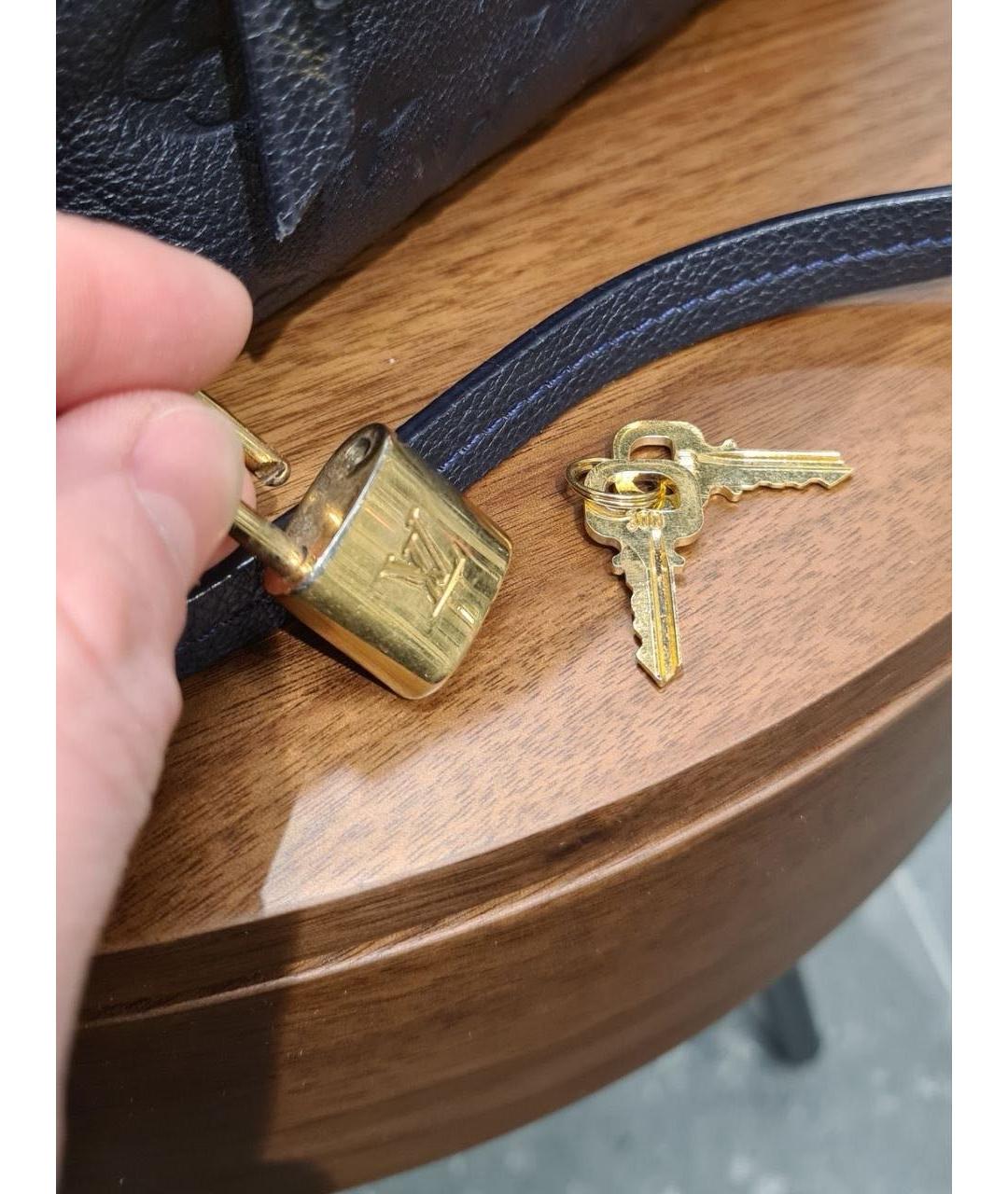 LOUIS VUITTON Черная кожаная сумка с короткими ручками, фото 6