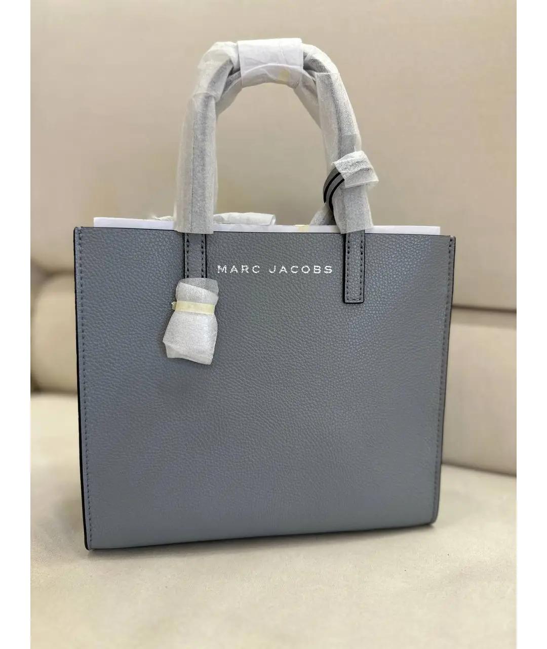 MARC JACOBS Серая кожаная сумка с короткими ручками, фото 4