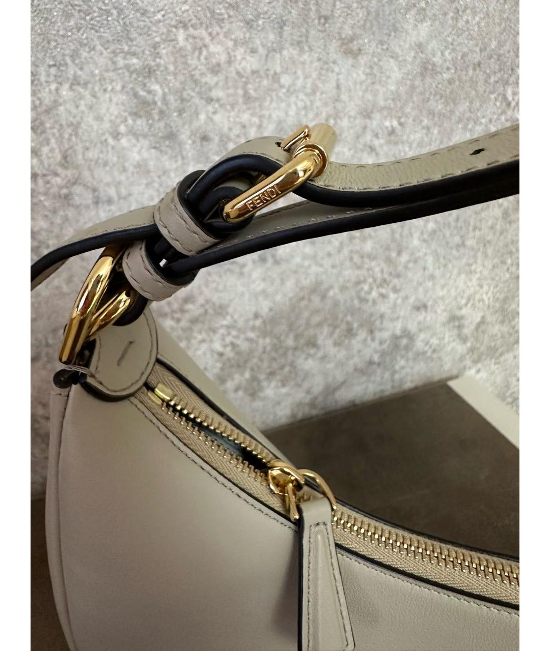 FENDI Бежевая кожаная сумка с короткими ручками, фото 4