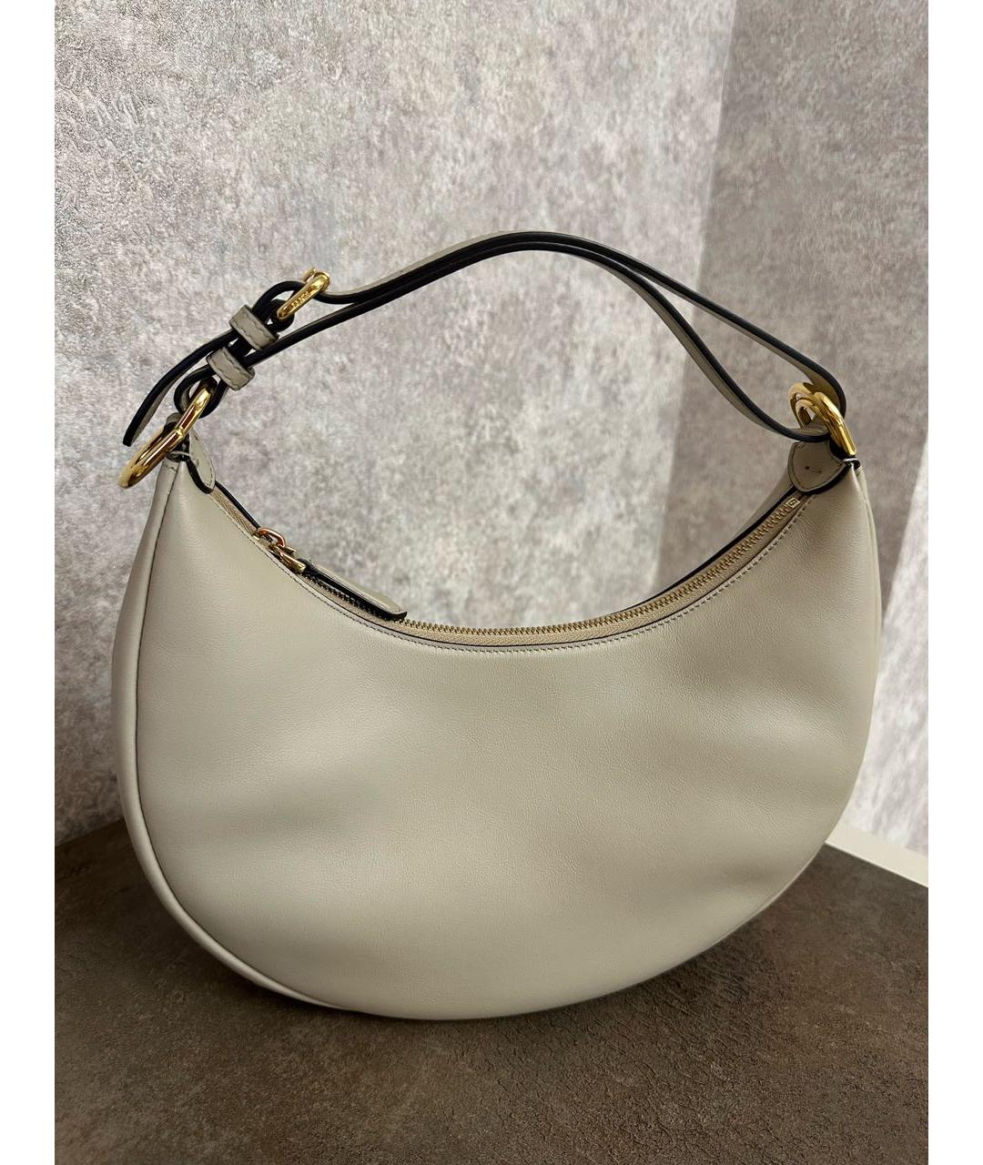 FENDI Бежевая кожаная сумка с короткими ручками, фото 9