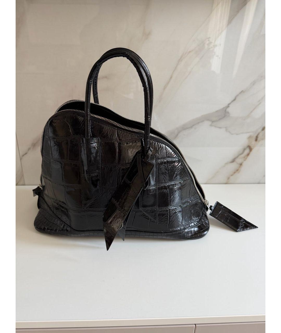 THE ATTICO Черная сумка с короткими ручками из лакированной кожи, фото 6