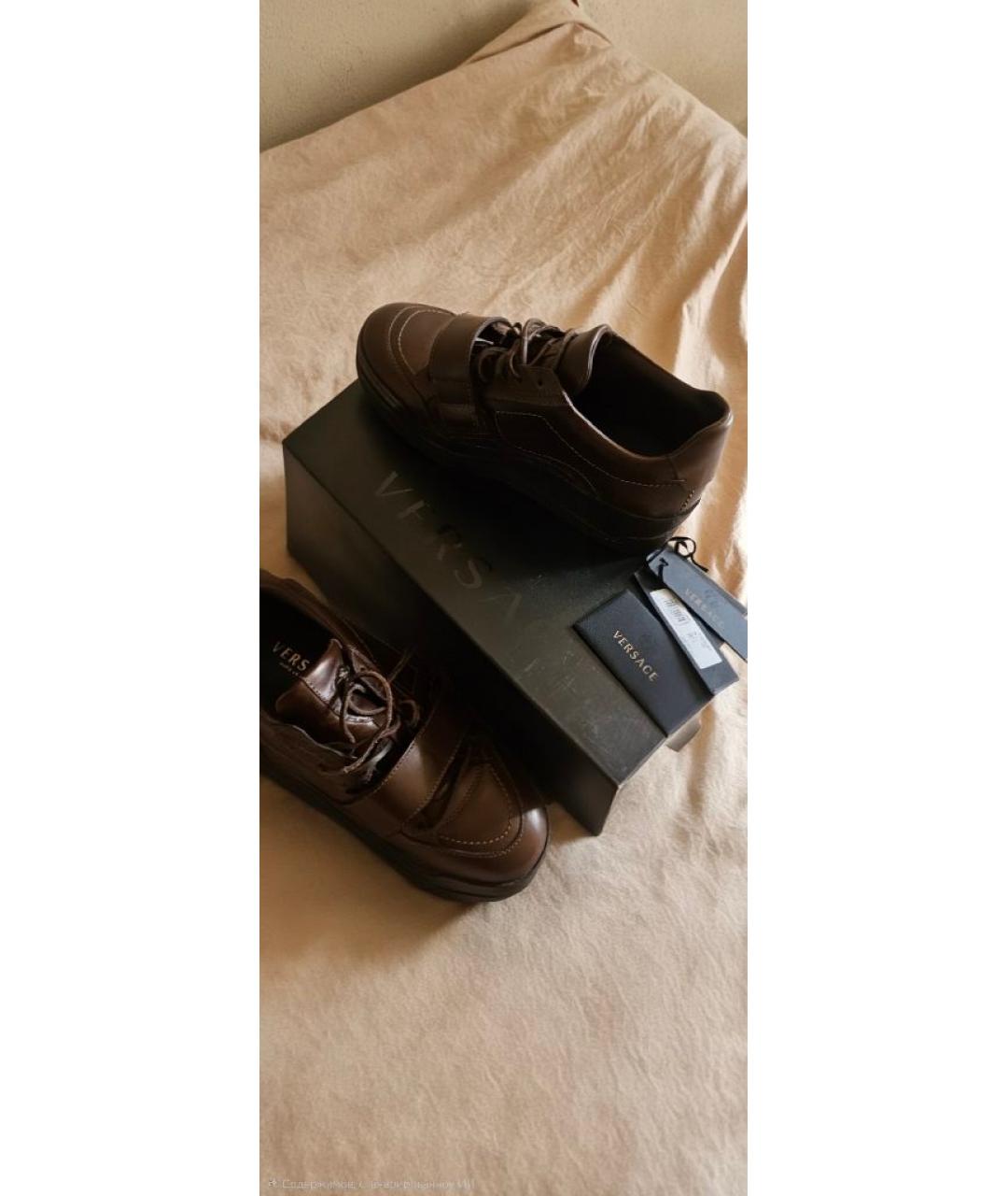VERSACE Коричневые кожаные низкие кроссовки / кеды, фото 3