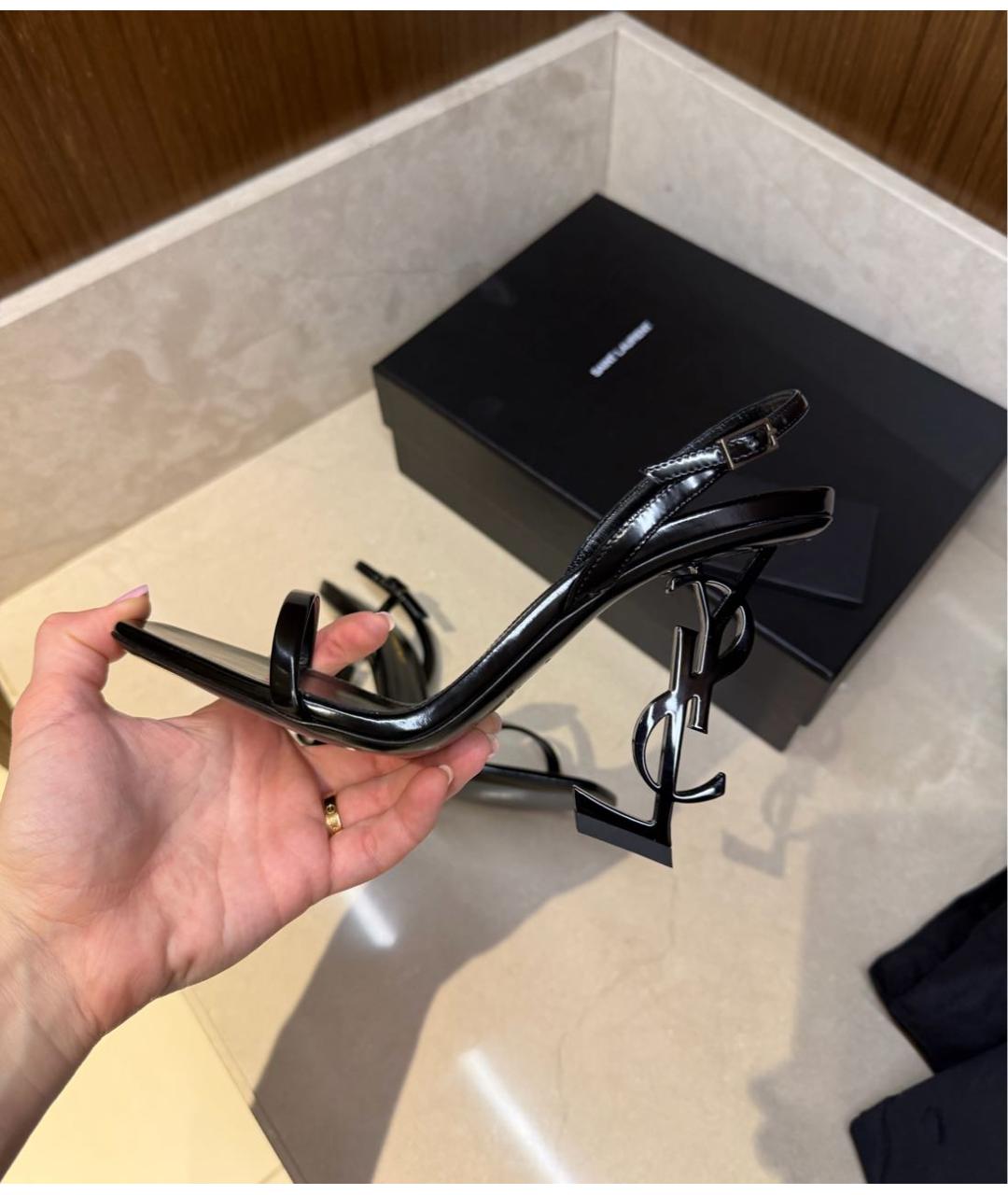 SAINT LAURENT Черные босоножки из лакированной кожи, фото 4