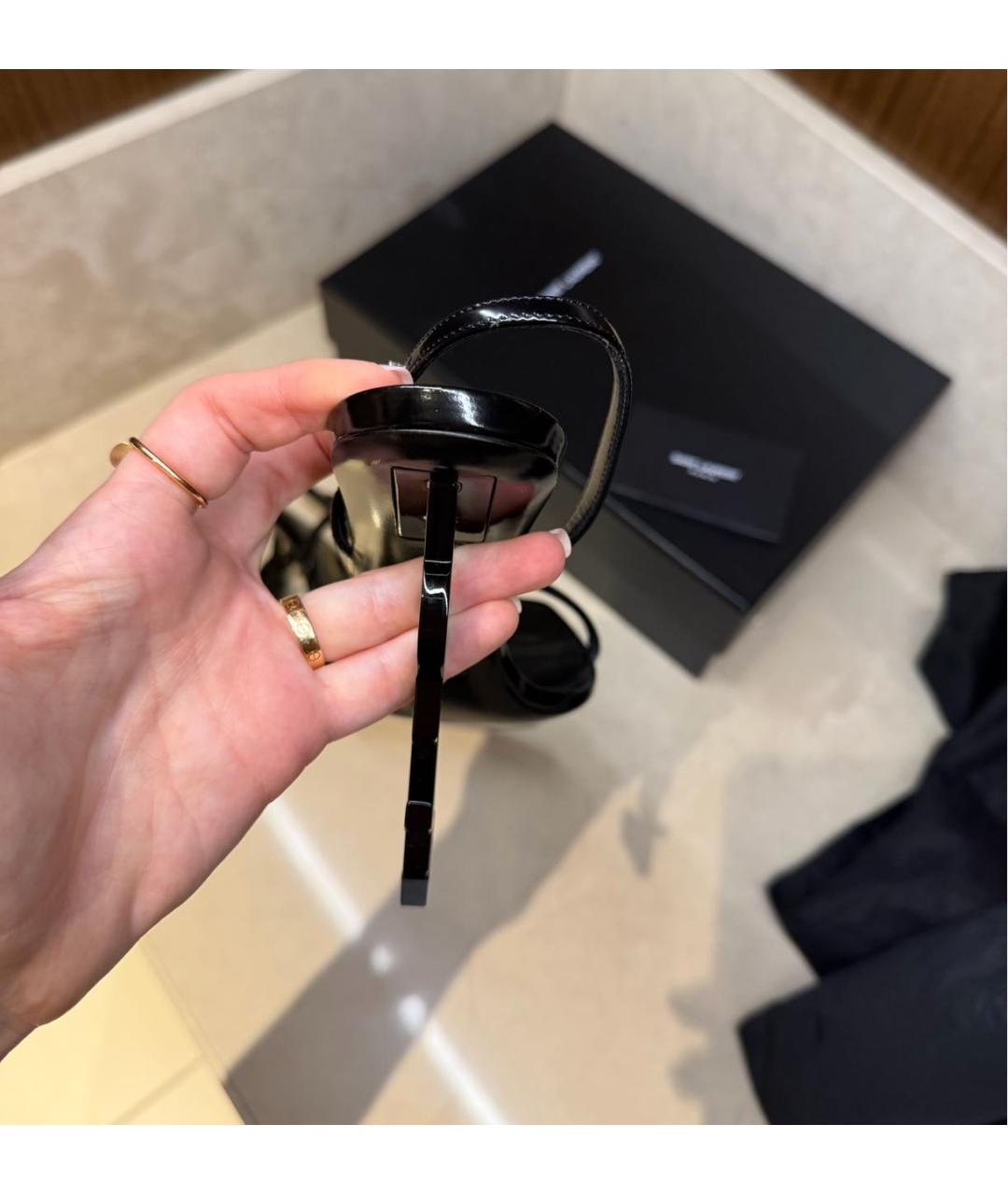 SAINT LAURENT Черные босоножки из лакированной кожи, фото 7
