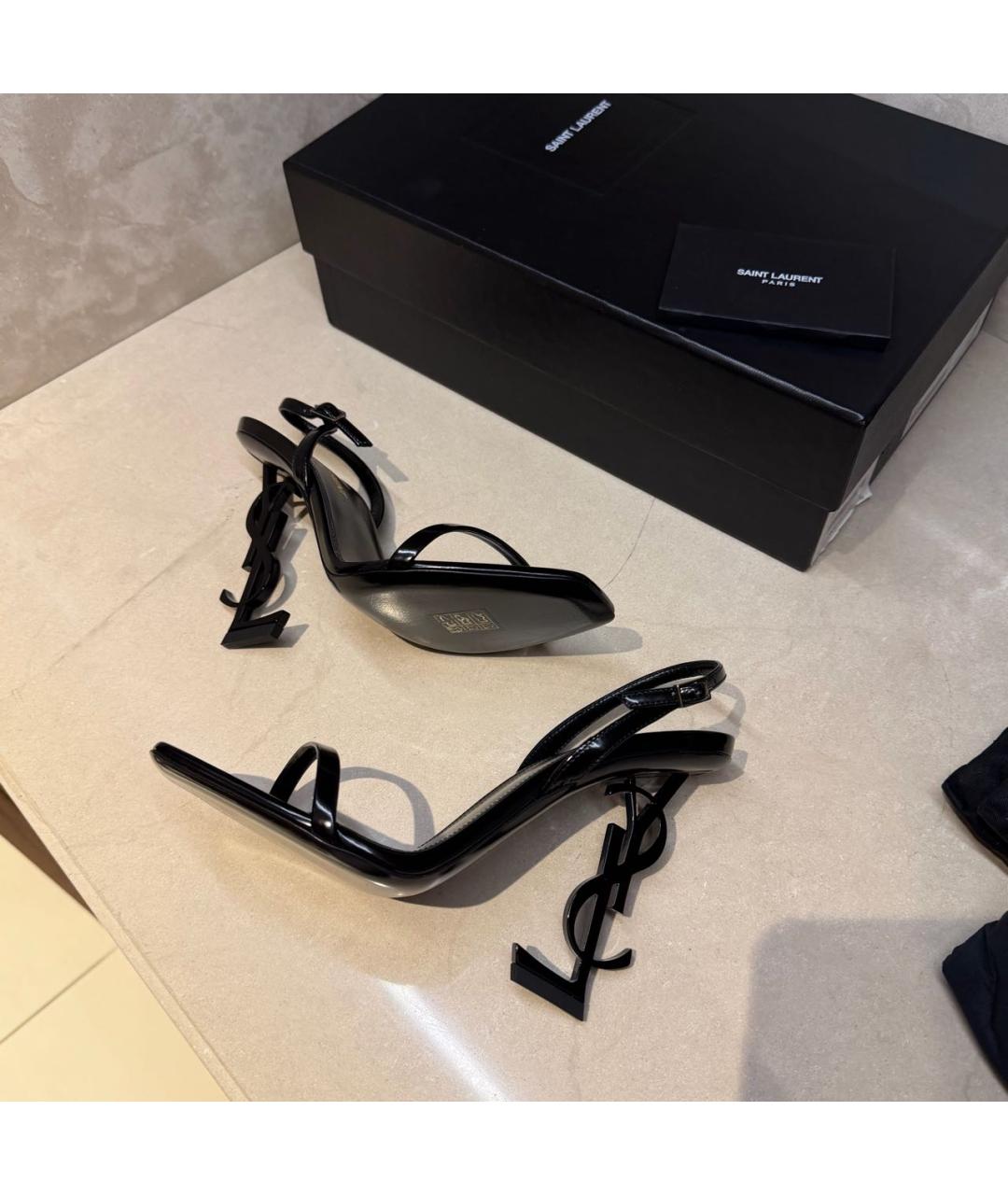 SAINT LAURENT Черные босоножки из лакированной кожи, фото 3