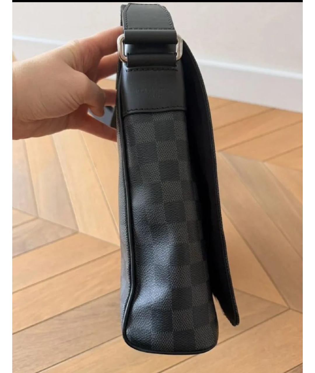 LOUIS VUITTON Антрацитовая сумка на плечо из искусственной кожи, фото 2