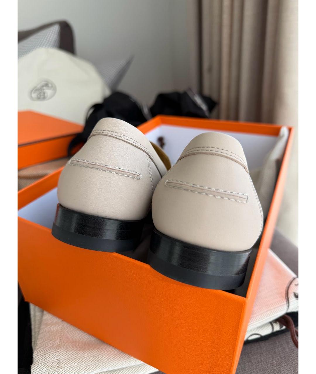 HERMES Бежевые кожаные лоферы, фото 4