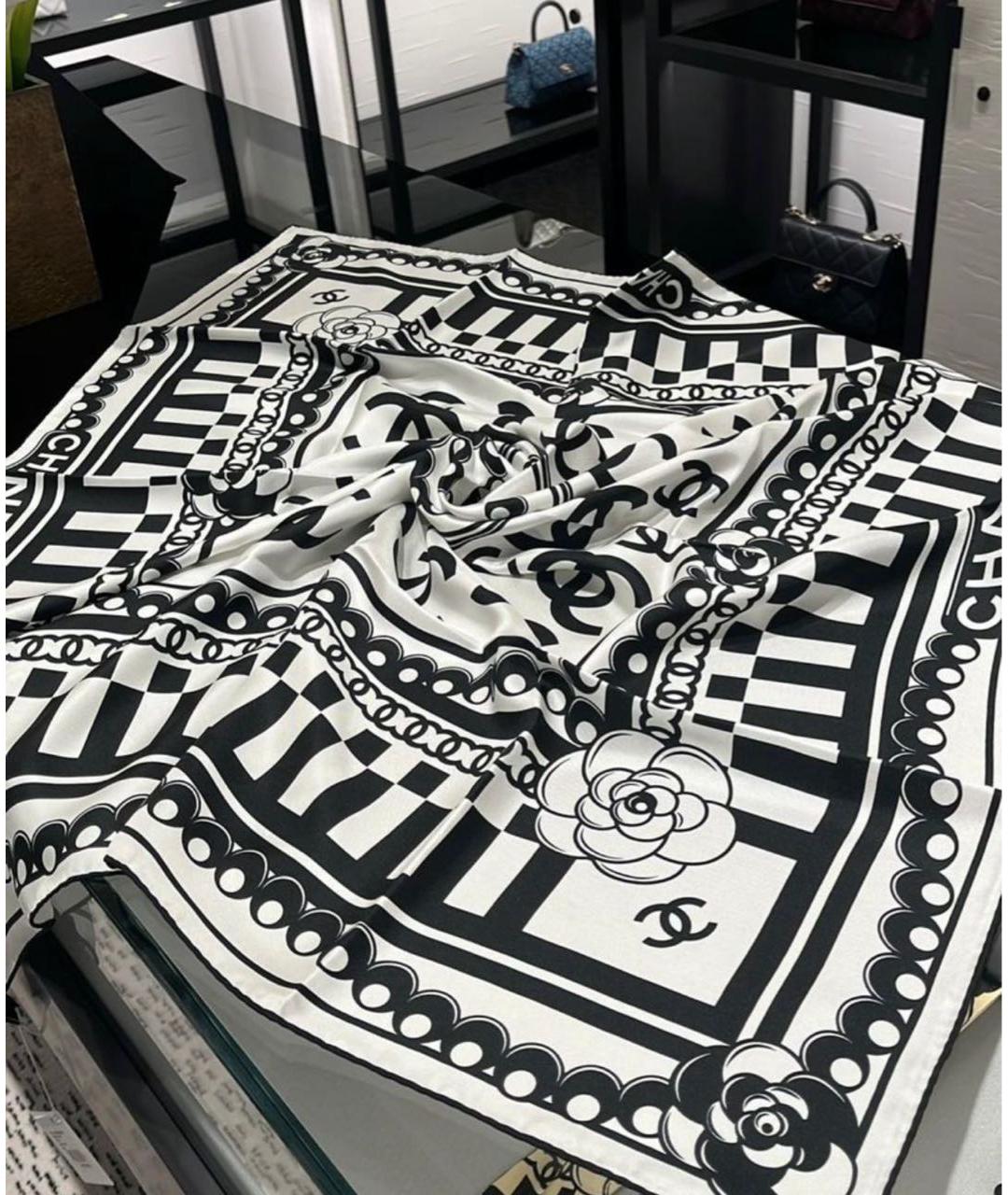 CHANEL Белый шелковый платок, фото 2