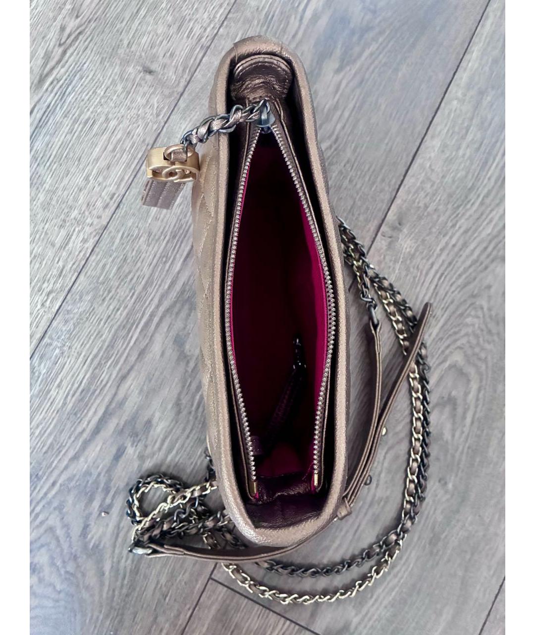 CHANEL Золотая кожаная сумка через плечо, фото 4