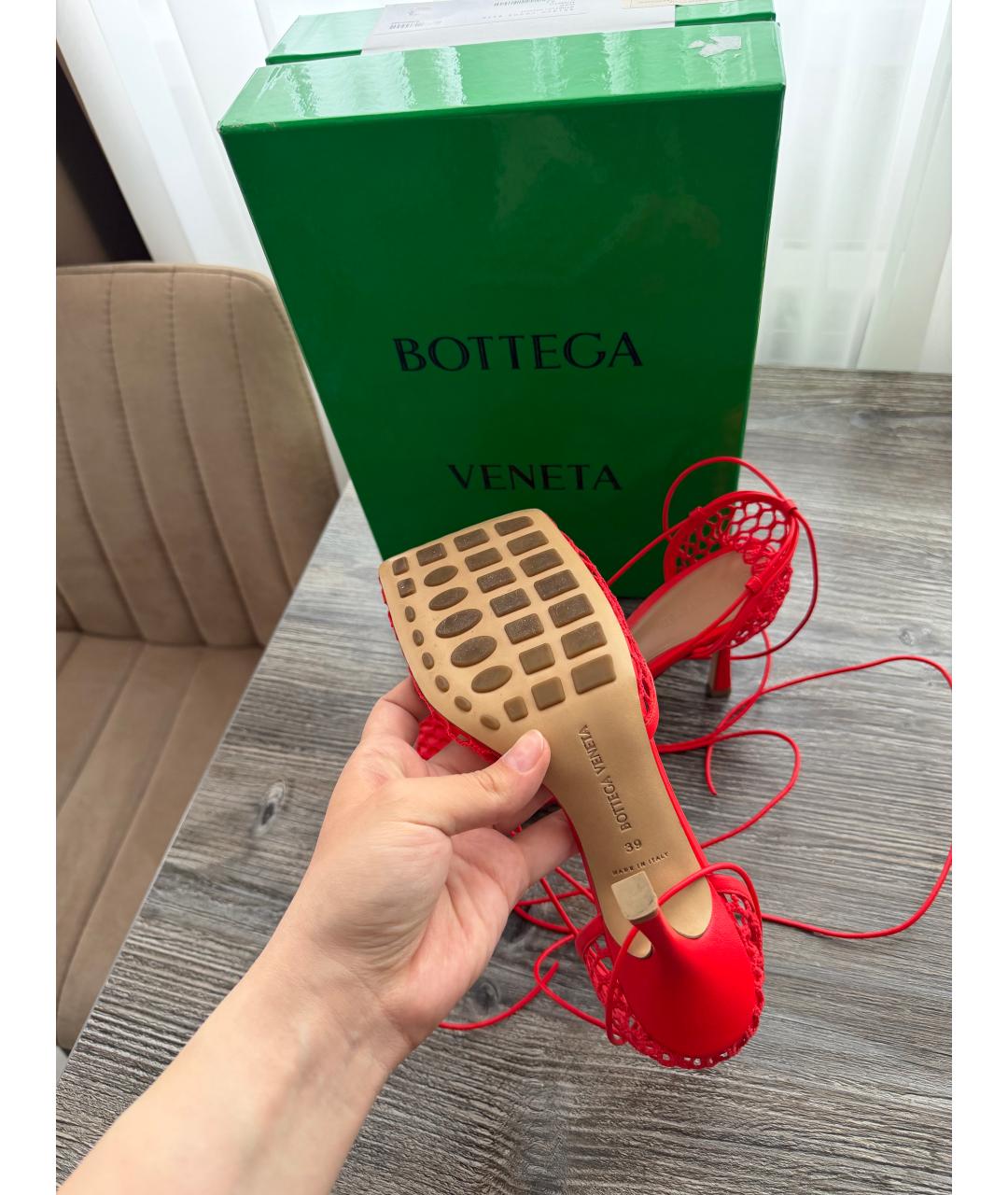 BOTTEGA VENETA Красные текстильные босоножки, фото 4