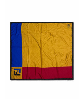 

Шарф FENDI