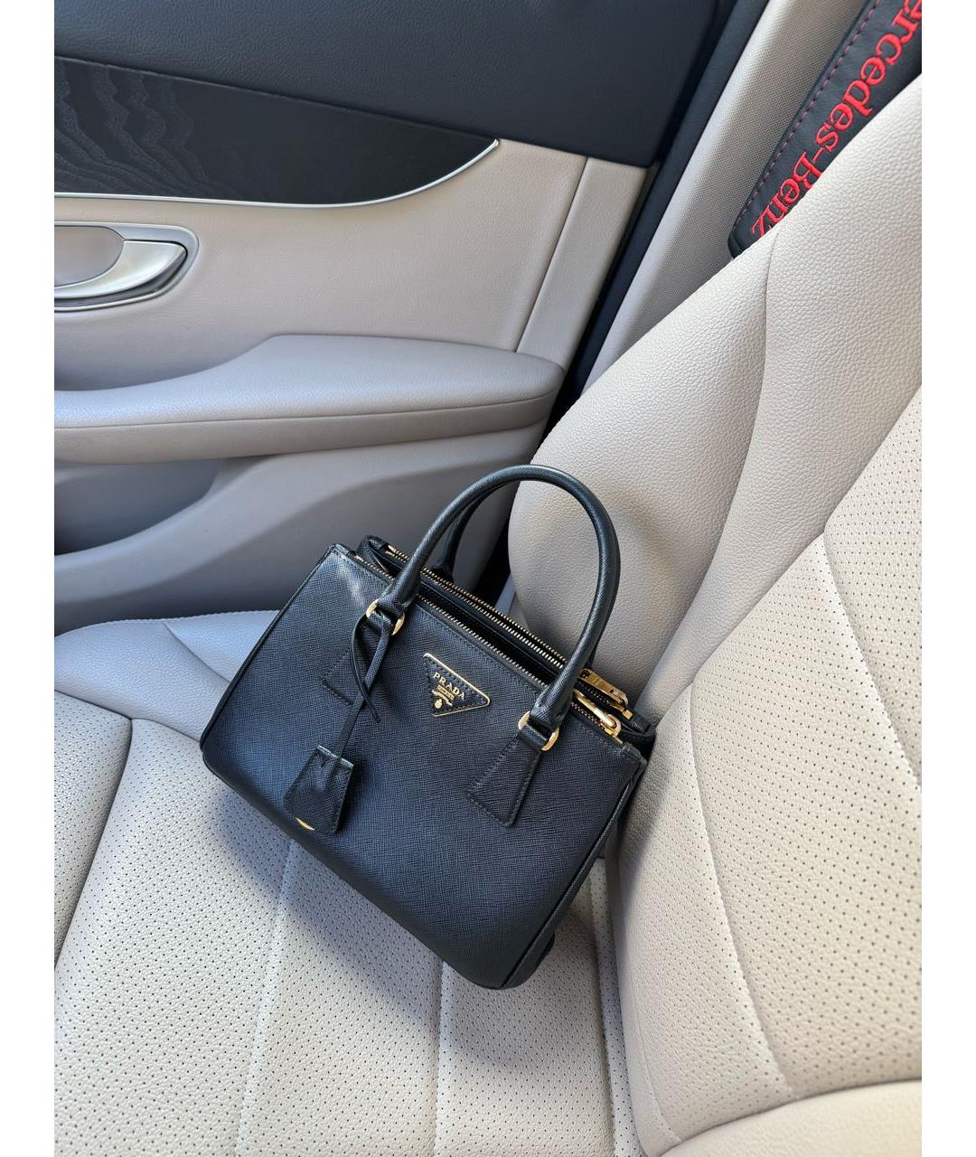 PRADA Черная кожаная сумка с короткими ручками, фото 4