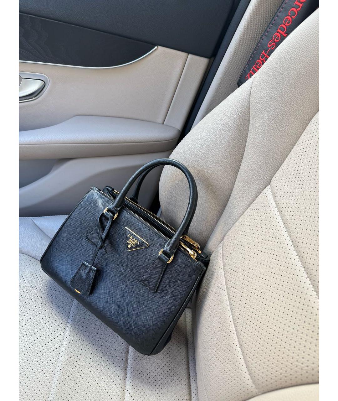 PRADA Черная кожаная сумка с короткими ручками, фото 3