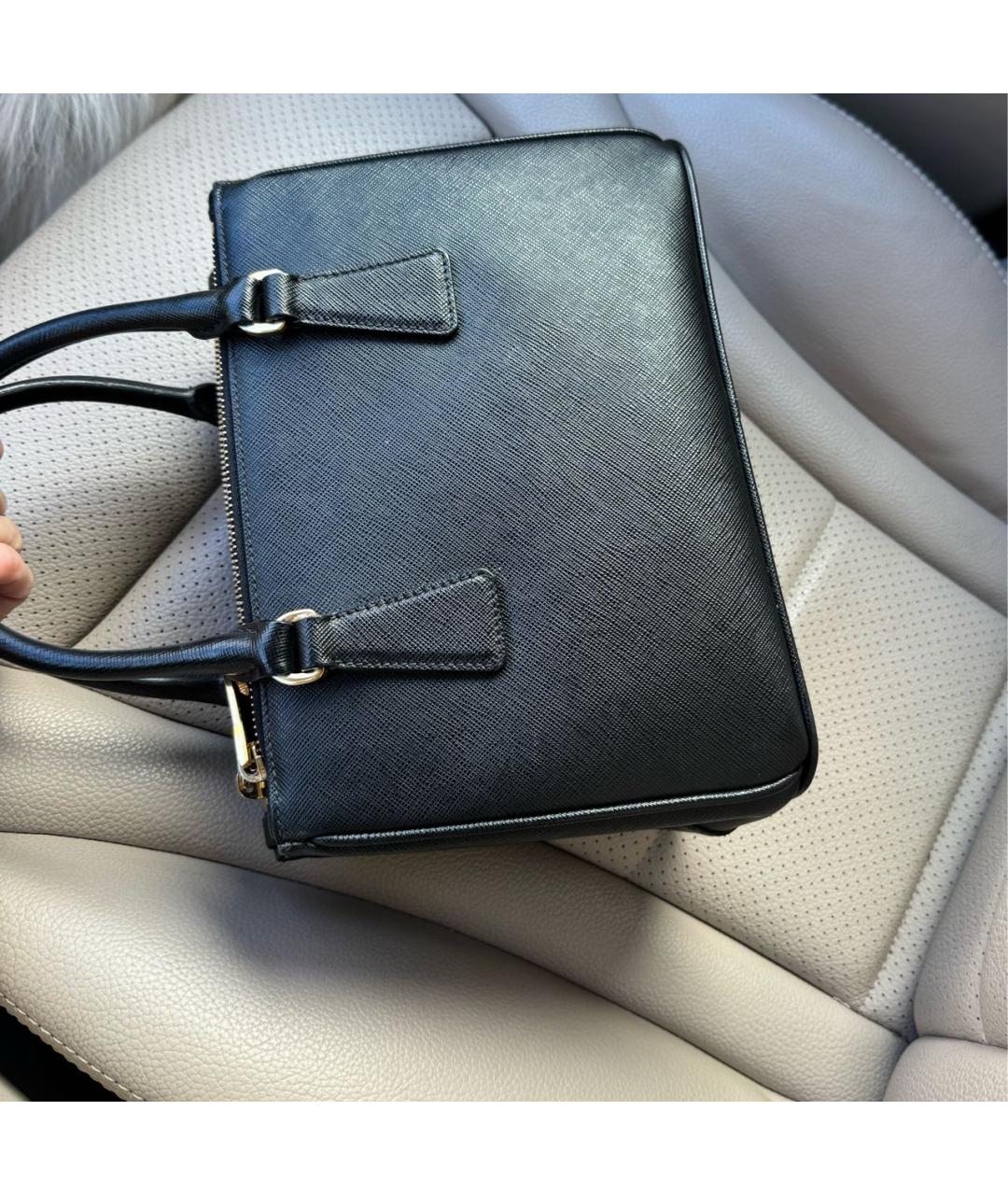 PRADA Черная кожаная сумка с короткими ручками, фото 6