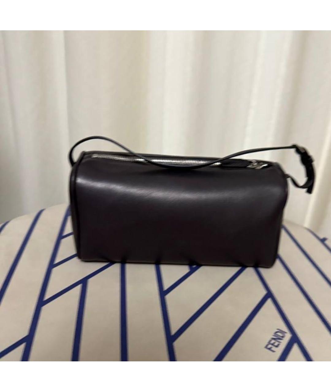 THE ROW Черная кожаная сумка с короткими ручками, фото 3