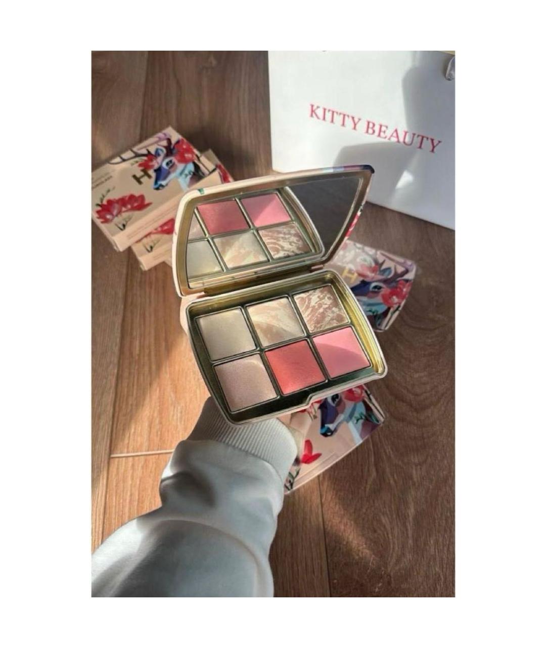 Hourglass Румяна, фото 6