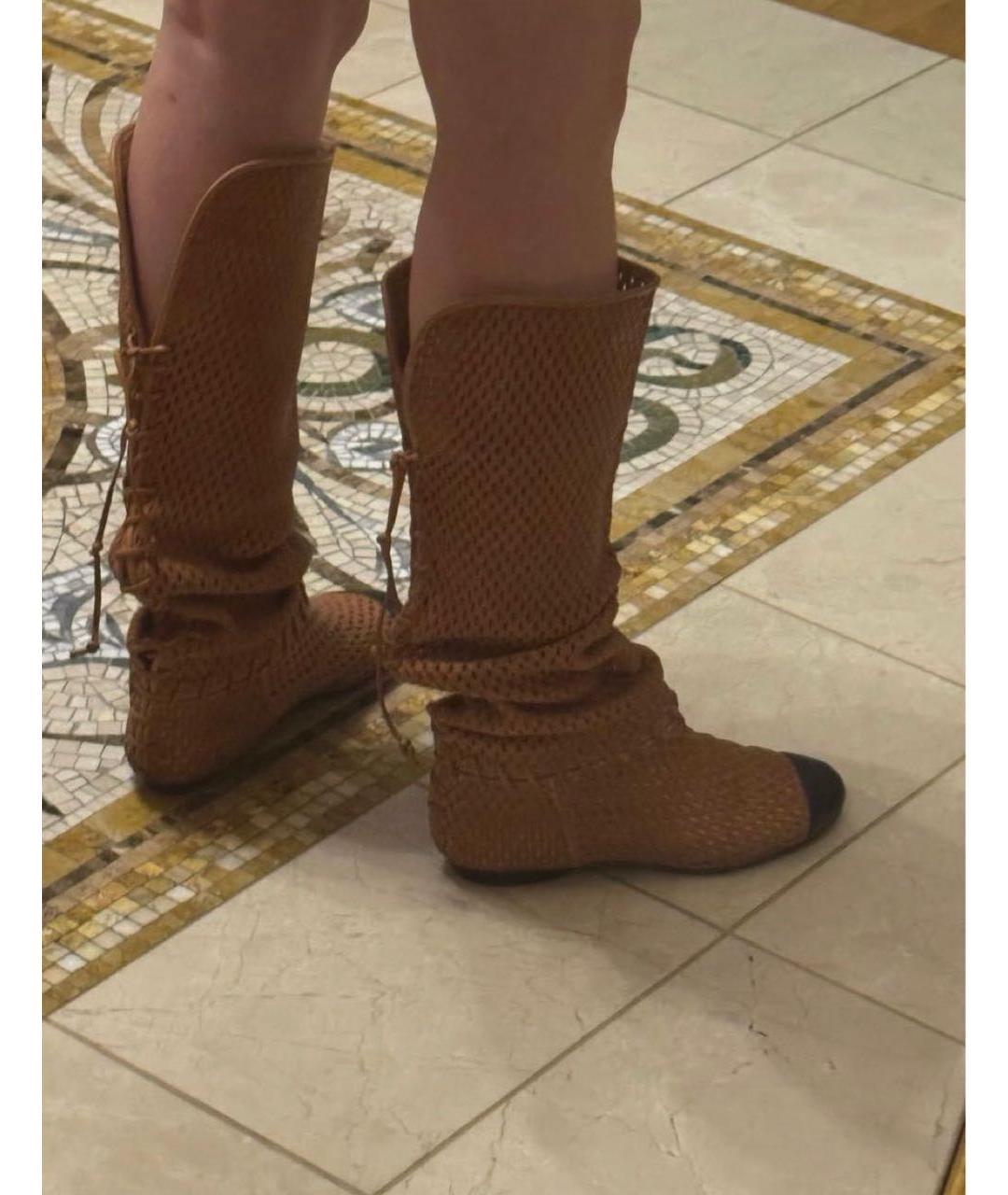 CHANEL Бежевые кожаные сапоги, фото 2